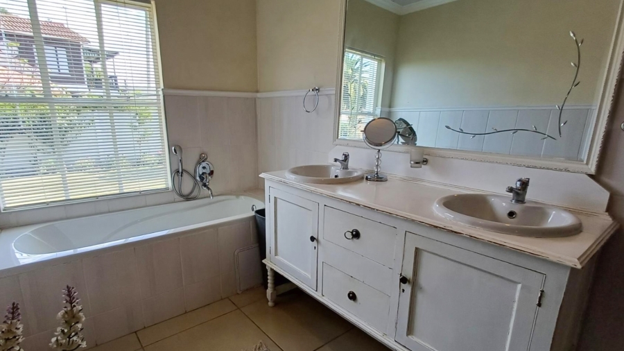 3 Bedroom Property for Sale in Riverside Western Cape